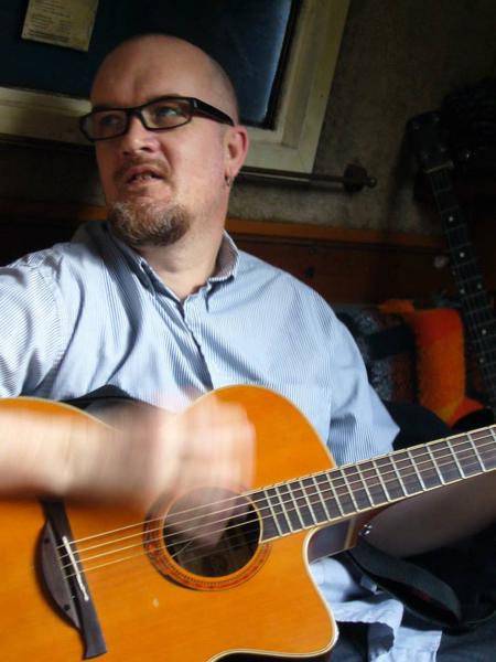 Well Known Thief Family session on Union Canal in Leighton Buzzard on Ash's boat.